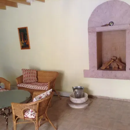 Tarihi Kuecuek Tas Konak بيت ضيافة Ayvalı