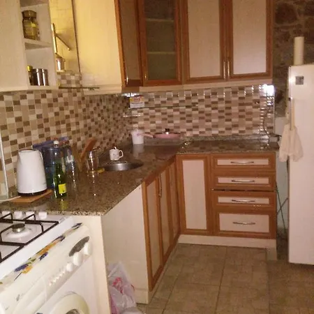 Tarihi Kuecuek Tas Konak * Ayvalı