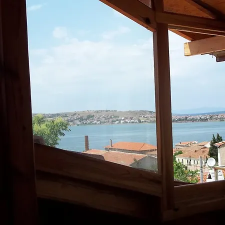 게스트하우스 Tarihi Kuecuek Tas Konak Ayvalı